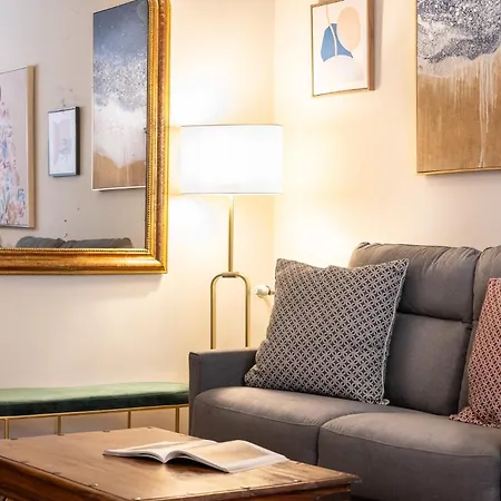 Apartament Teano House